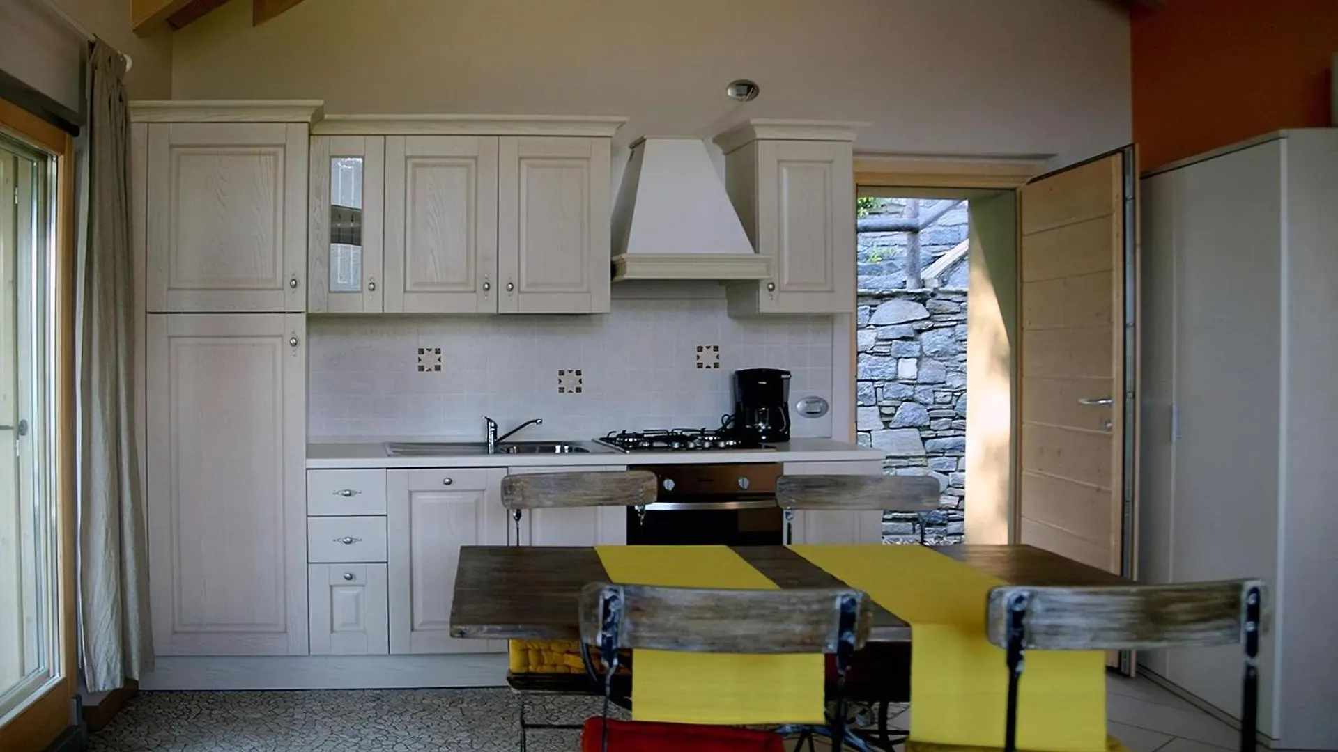 Wohnung Giglio Rosso In Gravedona Ed Uniti Консильо-ди-Румо 0*,  Италия